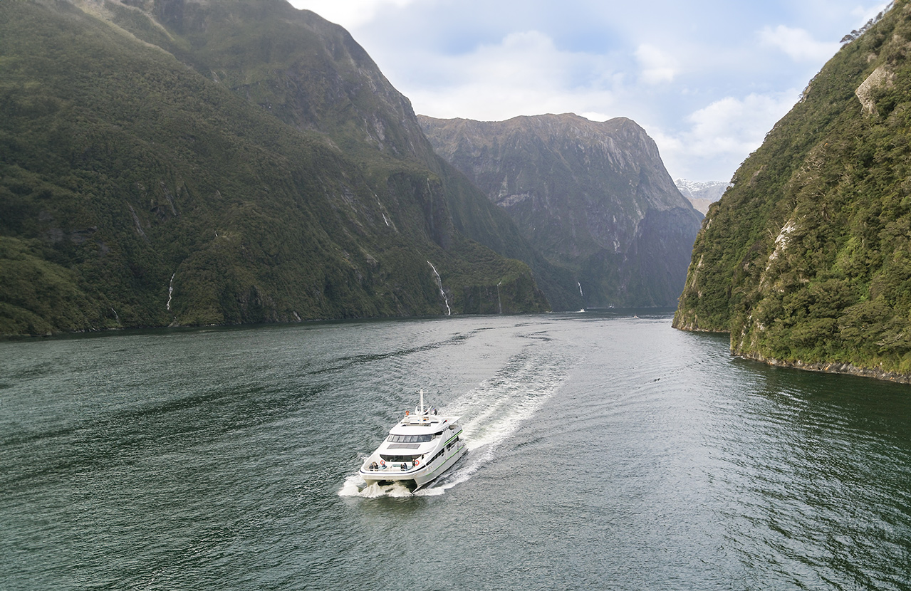 1 Day Itinerary 1-day-Milford-Sound-Boat-Cruising
