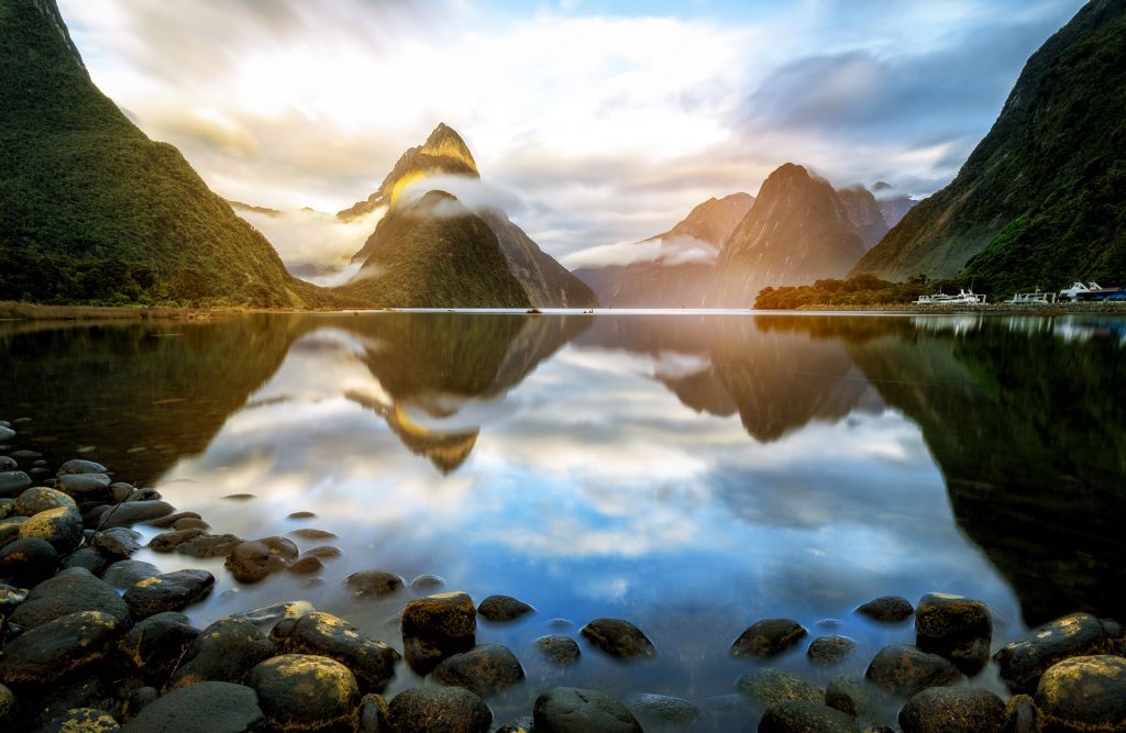 Visiting Milford Sound in Spring Milford Sound Daylight Hours